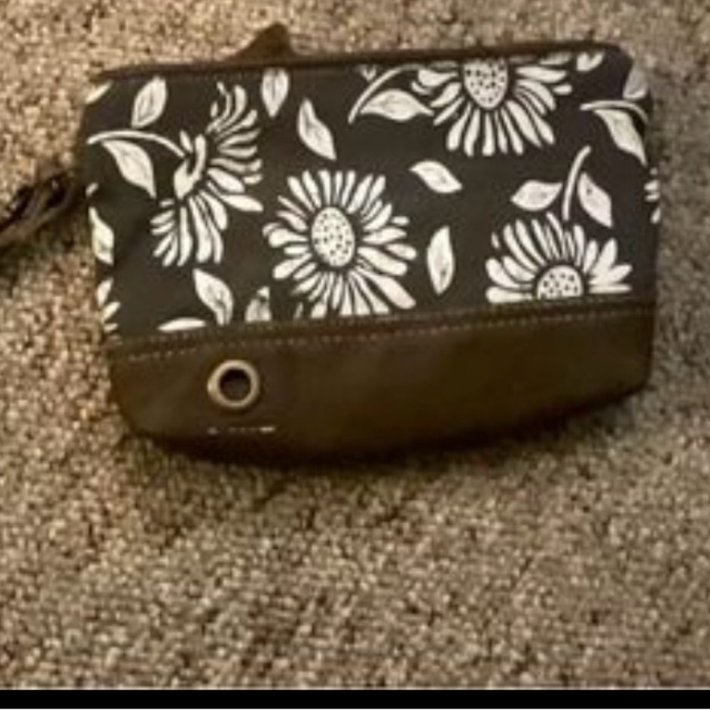 Myra wristlet